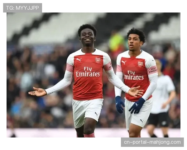 特写:时隔278天再度在英超破门,重伤归来的布卡约·萨卡掩面而泣 特写:时隔278天再度在英超破门,重伤归来的布卡约·萨卡掩面而泣