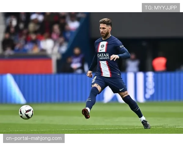 特写：洛里昂老将勒费埃完成职业生涯第600次出场后的更衣室瞬间